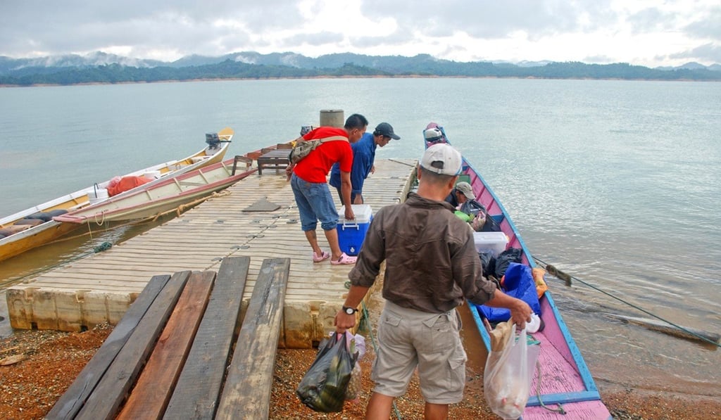 All aboard for a trip along the Batang Ai to the Red Ape Trail. Photo: Tamara Thiessen