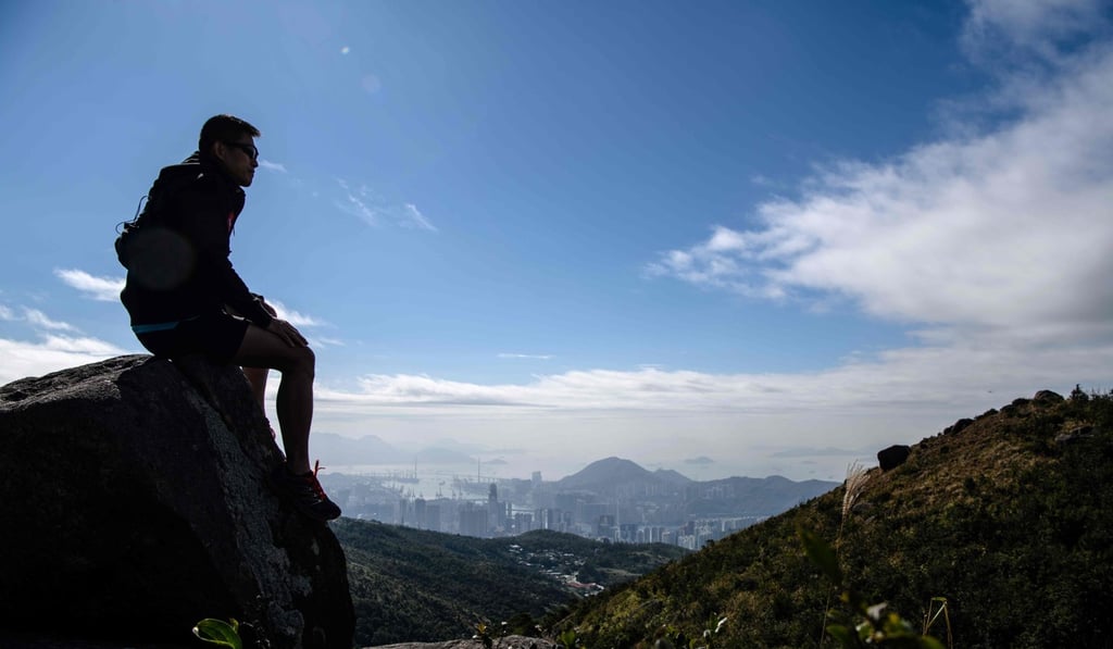 If you are lost on a mountain, you should stop at the most obvious spot, for example on a trail, or, even better, a trail intersection. Photo: AFP
