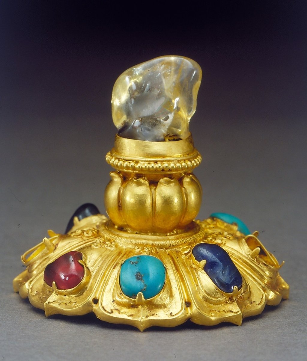 Gold hat found in the tomb of Prince Liang Zhuangwang. Gold hat found in the tomb of Prince Liang Zhuangwang.