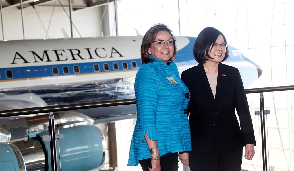 Taiwanese President Tsai Ing-wen (right) and New Mexico governor Susana Martinez pose in front of the Air Force One at the Ronald Reagan Presidential Library in Simi Valley, California, on Monday. Photo: Reuters