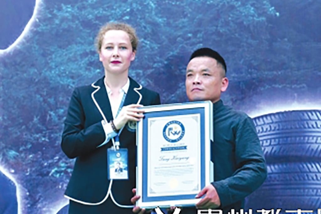 Tang said has been performing stunts at fairgrounds for years as a way to supplement his family’s income from farming. Photo: Thepaper.cn