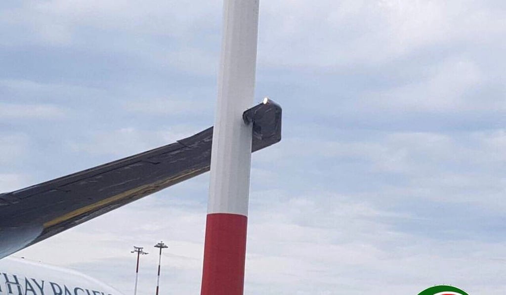 A Cathay Pacific Boeing 777 was accidentally towed into a pole at the Rome airport on Wednesday. Photo: Rome Aviation Spotters Facebook