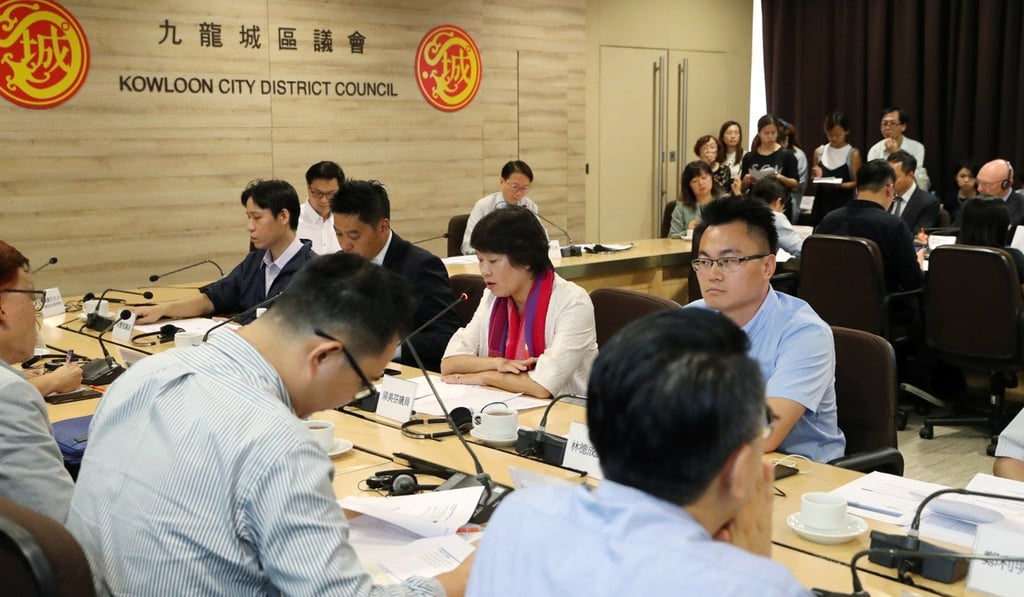 Kowloon City district councillors discuss the subsidence problems. Photo: K.Y. Cheng
