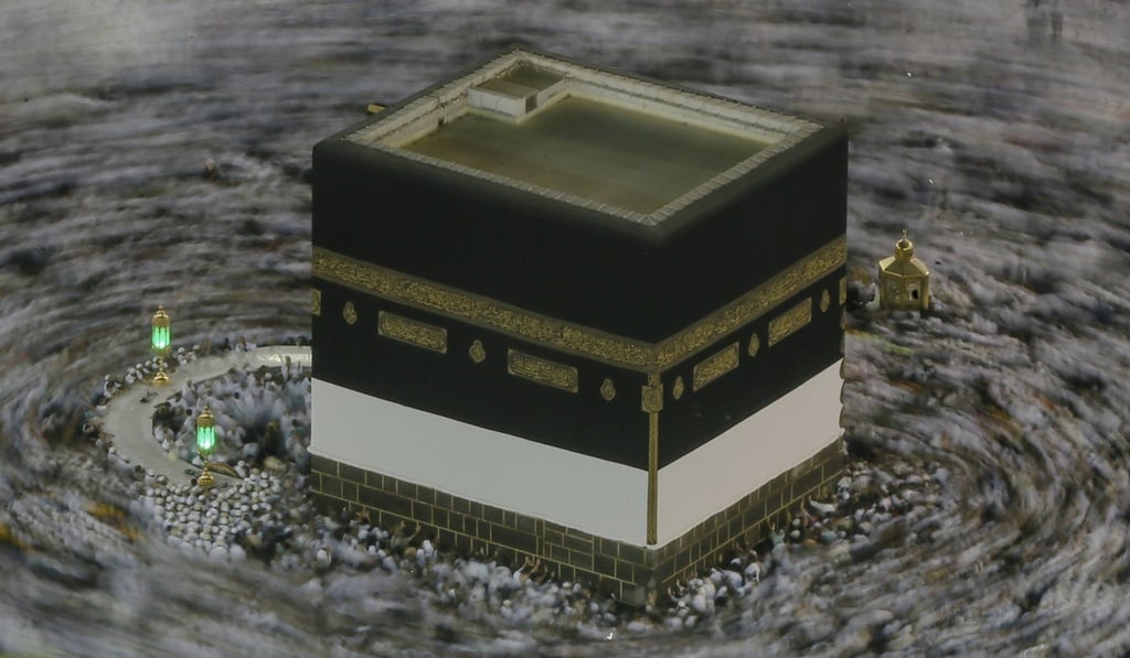 Muslim pilgrims circle the Kaaba in the Grand Mosque. Photo: AP