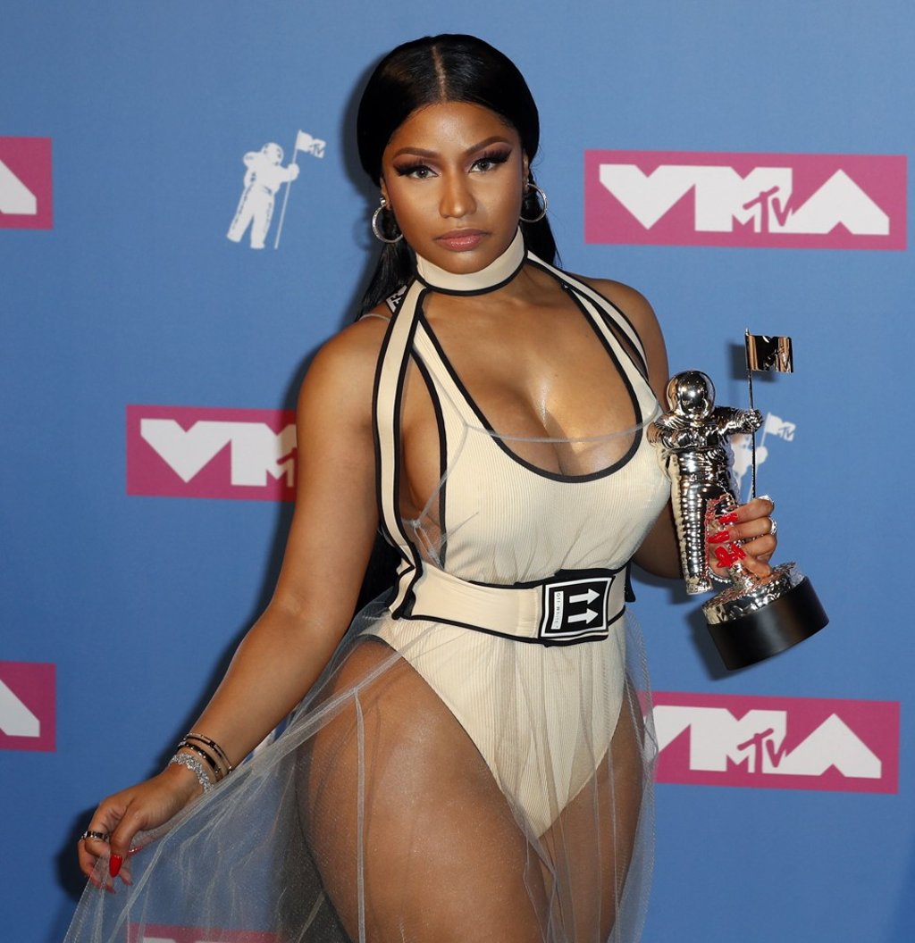 US rapper Nicki Minaj with her award for the best hip hop video at the MTV Video Music Awards. Photo: EPA-EFE