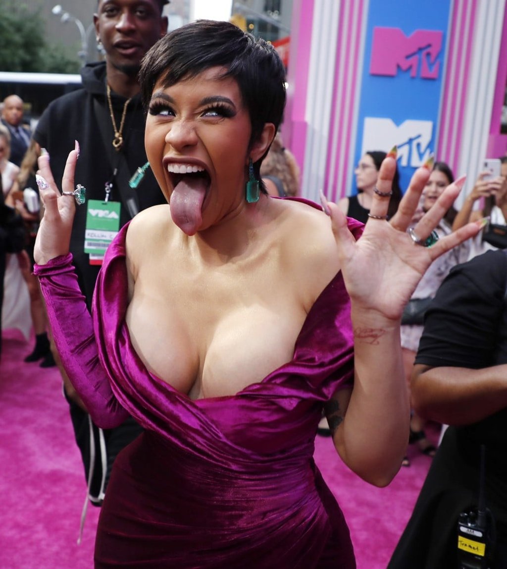 American rapper Cardi B poses for the paparazzi as she arrives at Monday’s MTV Video Music Awards in New York. Photo: Reuters