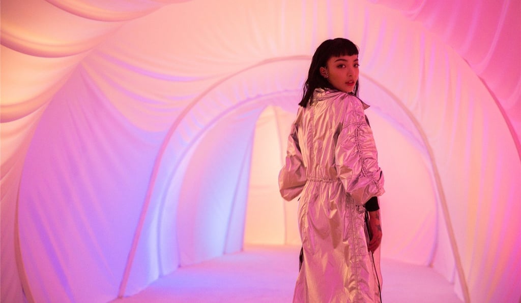 Vava is 22 years old. Vava is 22 years old.