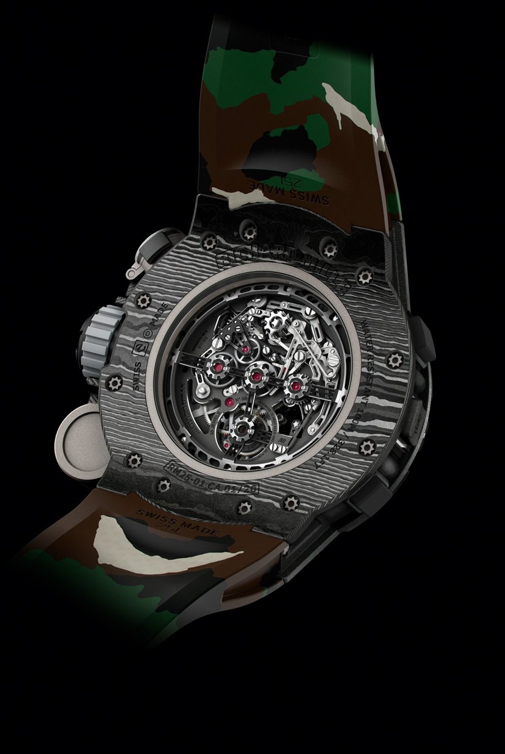 A cover made of Carbon TPT, which comes with a mirrored back, helps protect the watch. A cover made of Carbon TPT, which comes with a mirrored back, helps protect the watch.