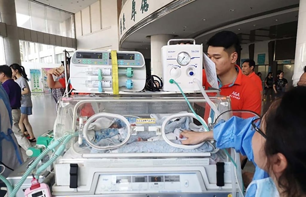 The twins are being cared for at Xinhua Hospital in Shanghai. Photo: Read01.com The twins are being cared for at Xinhua Hospital in Shanghai. Photo: Read01.com