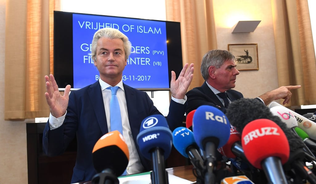 Dutch far-right politician Geert Wilders (left) and right-wing Belgium Flemish nationalist politician Filip Dewinter at a press conference in Brussels on November 3, 2017. Photo: AFP