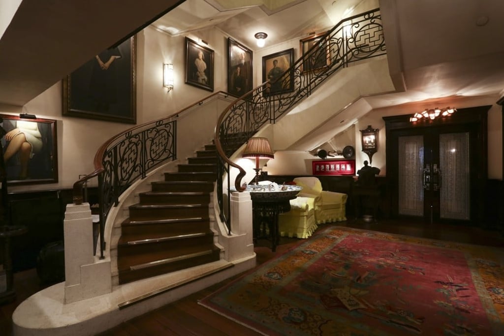 The foyer of the China Club, in the old Bank of China Building in Central, is reminiscent of romantic pre-war era Shanghai. Photo: Jonathan Wong