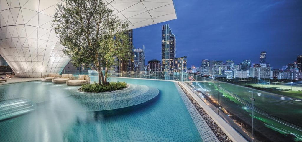 The hotel’s magnificent swimming pool, which offers guests a fantastic view of the city.