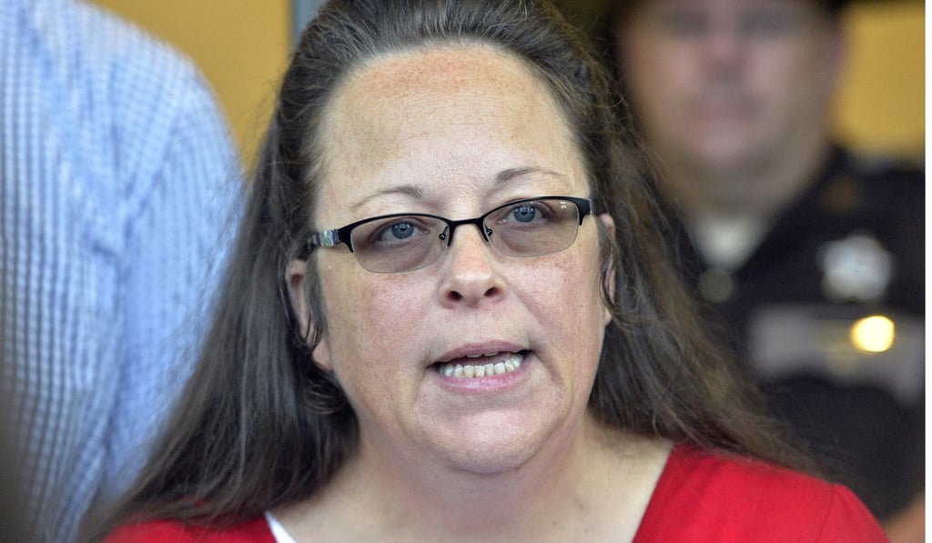 Rowan County Clerk Kim Davis makes a statement to the media at the front door of the Rowan County Judicial Centre in Morehead, Kentucky, in September 2015. Davis, who refused to issue marriage licenses to same-sex couples, met briefly with the pope during his historic visit to the United States. Photo: AP