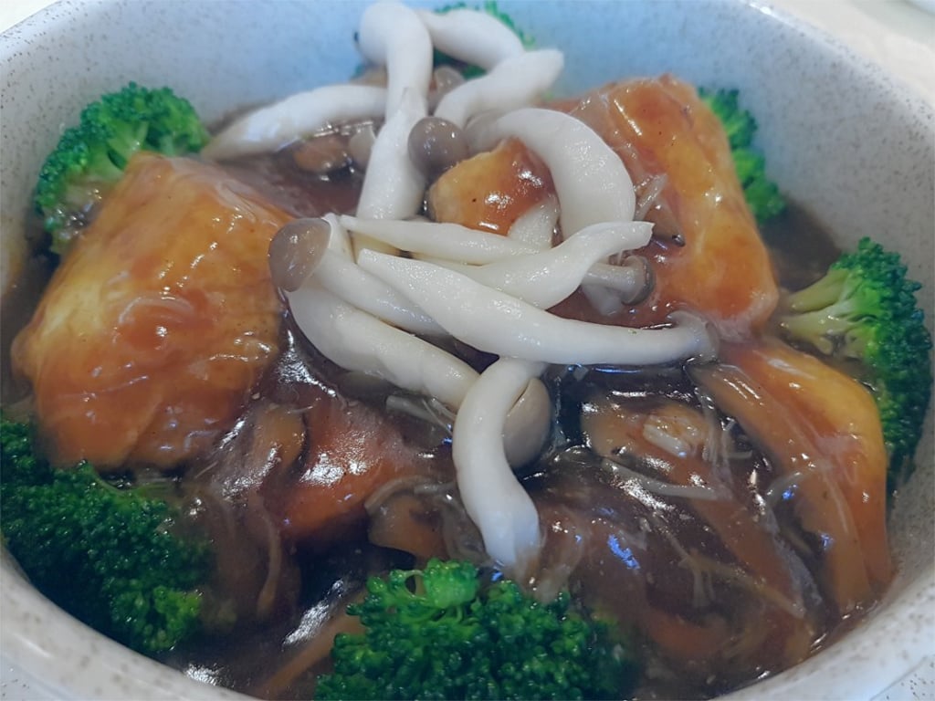 Chef Kang is renowned for his braised home-made tofu with conpoy.