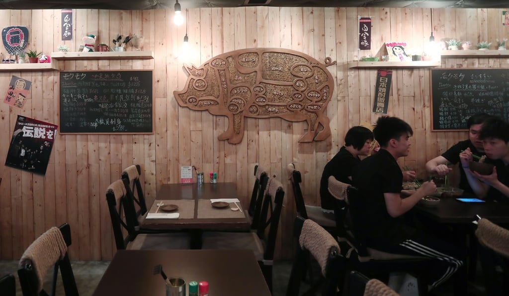 Interior of Mokumoku Yakiton. Photo: Jonathan Wong