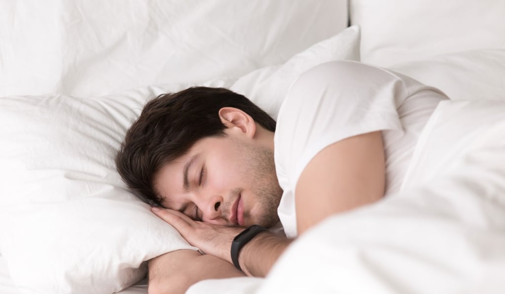 A typical human heart beats about 100,000 times each day, with a resting heart rate of about 70 beats per minute, although this can fluctuate between 40 and 90 beats per minute in adults. Photo: Shutterstock A typical human heart beats about 100,000 times each day, with a resting heart rate of about 70 beats per minute, although this can fluctuate between 40 and 90 beats per minute in adults. Photo: Shutterstock