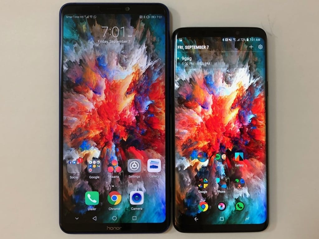 The Honor Note 10 compared to the much smaller Samsung Galaxy S9+. Photo: Ben Sin