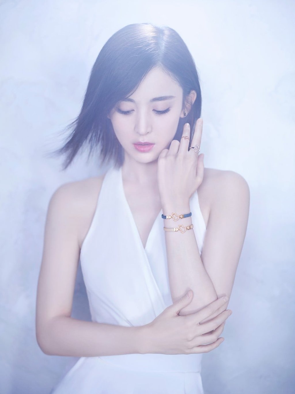 Guli Nazha wearing the new Wulu bracelets