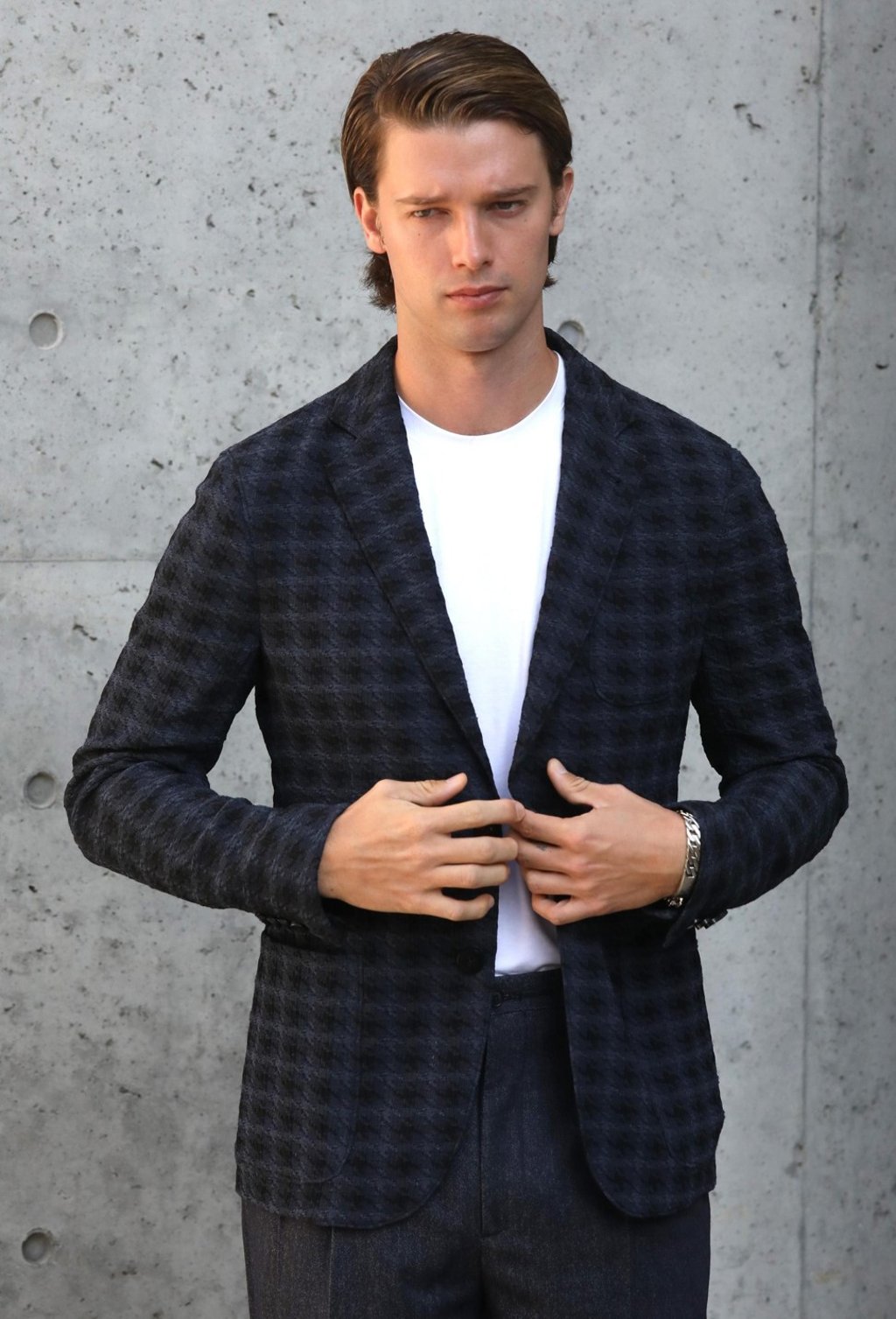 Patrick Schwarzenegger arrives for the Giorgio Armani women’s 2019 spring-summer collection on Sunday. Photo: EPA Patrick Schwarzenegger arrives for the Giorgio Armani women’s 2019 spring-summer collection on Sunday. Photo: EPA