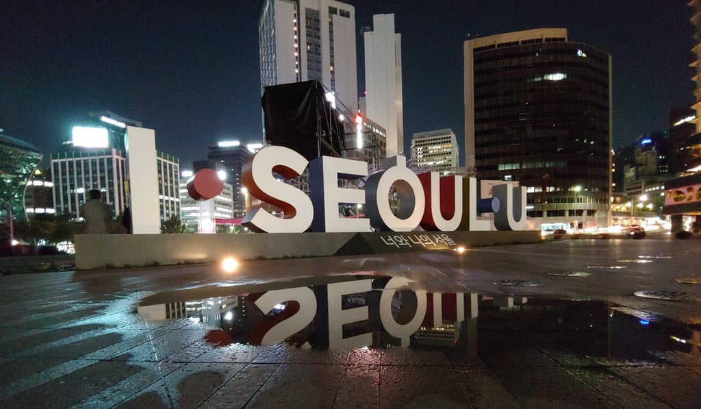 A night shot taken using the LG V40. The triple-lens camera system allows the user to pull back further or zoom in closer than with most other phones. A night shot taken using the LG V40. The triple-lens camera system allows the user to pull back further or zoom in closer than with most other phones.