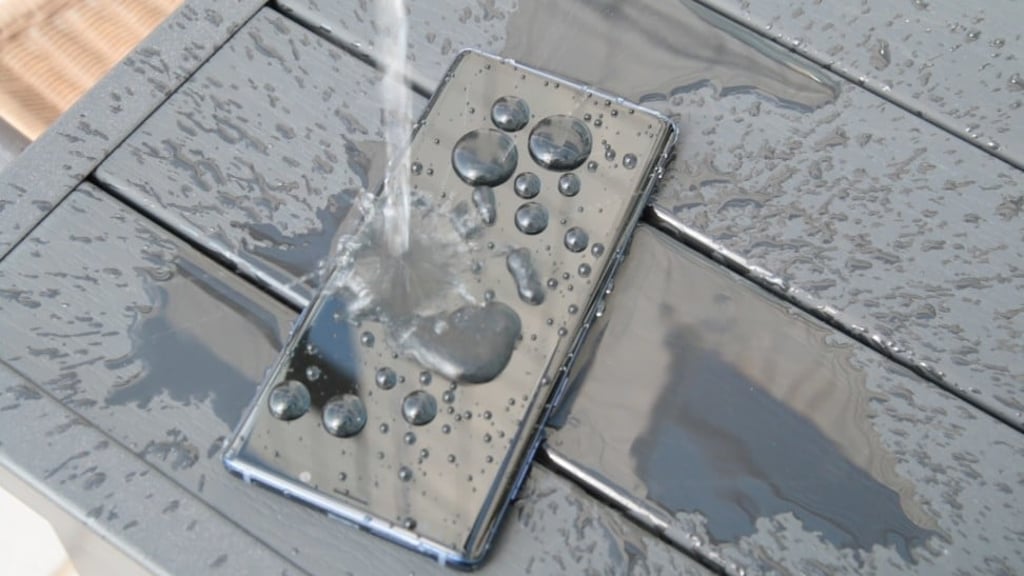 The Note 9 is waterproof and dust-resistant.