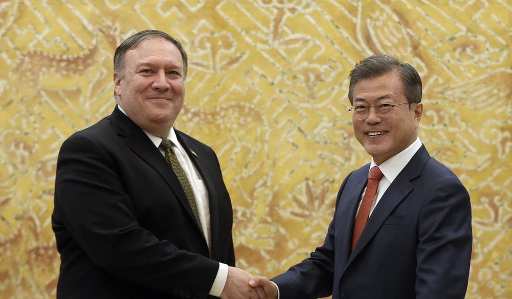 Mike Pompeo met Moon Jae-in in Seoul on Sunday. Photo: EPA-EFE