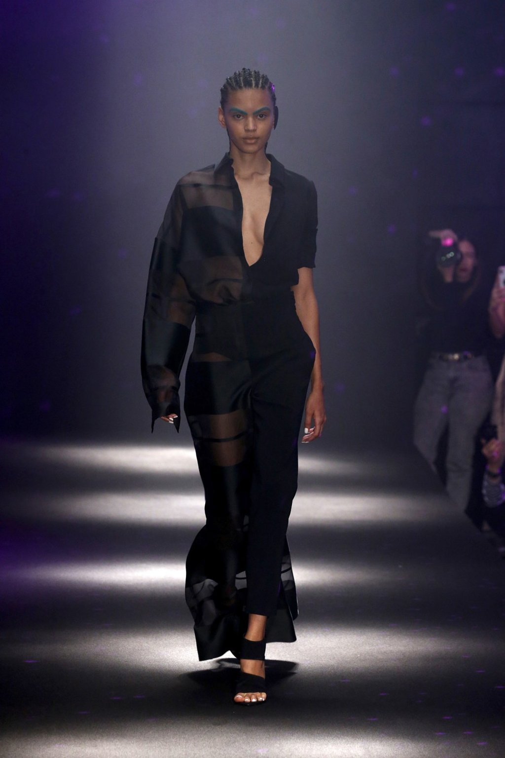 Guy Laroche also featured a lot of sombre black in contrast to the idea that spring/summer is about bright hues and passion. Photo: Xinhua