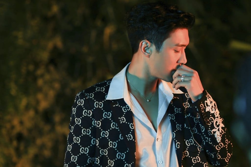 Super Junior glitter in Boucheron jewellery in new music