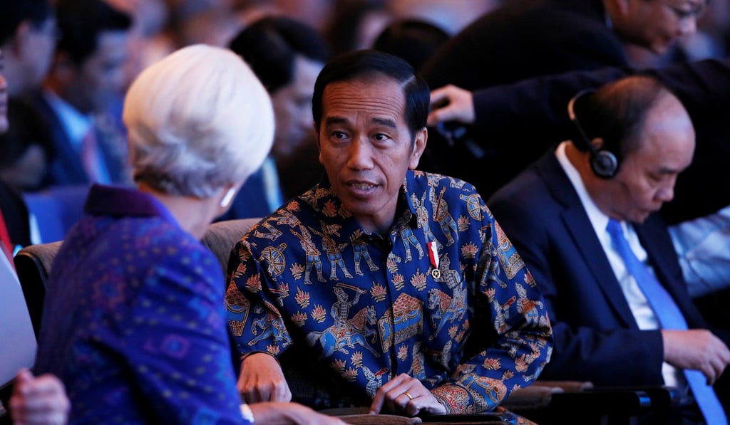 IMF managing director Christine Lagarde, left, talks to Indonesia’s President Joko Widodo. Photo: Reuters