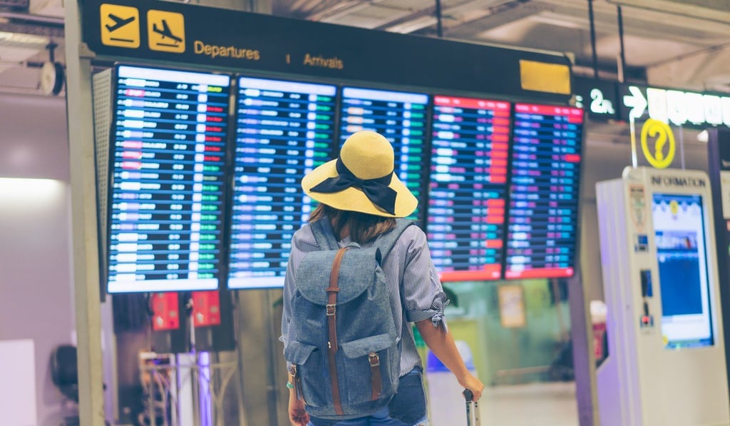 Different sites offer different prices for flights and hotels. Photo: Shutterstock