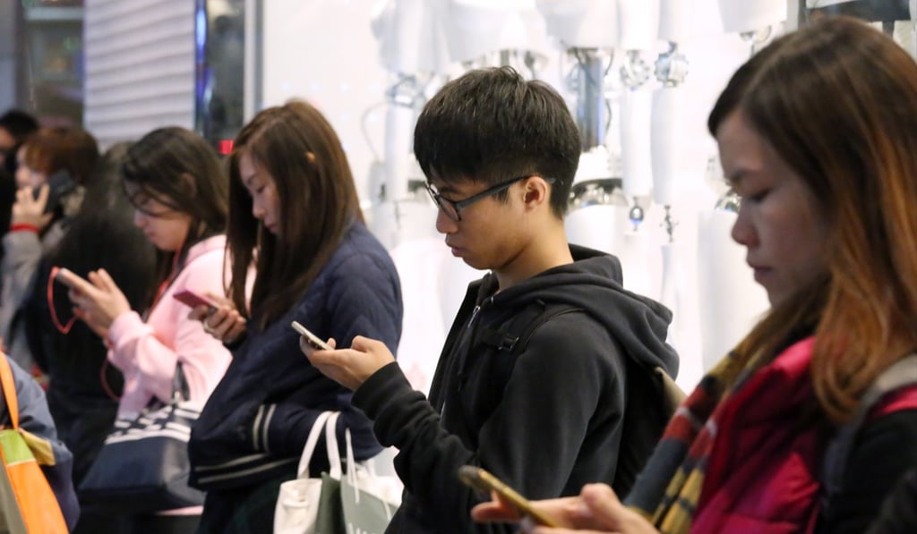 The rate at which the world is getting online has fallen sharply since 2015. Photo: Nora Tam