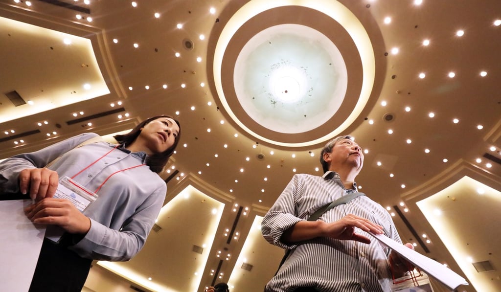 Lau Siu-lai (left) and candidate Lee Cheuk-yan at the briefing session for candidates of Legislative Council Kowloon West by-election. Photo: Felix Wong