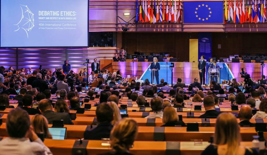 Apple CEO Tim Cook gives a speech during the 40th International Conference of Data Protection and Privacy Commissioners at the European Parliament in Brussels, Belgium on October 24, 2018. Photo: EPA