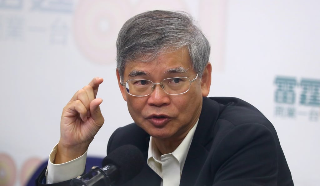 Law Chi-kwong hit back at government critics. Photo: Edmond So