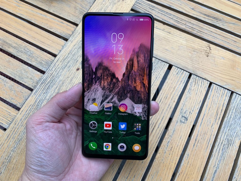 The Mi Mix 3 maintains a thin profile. Photo: Ben Sin