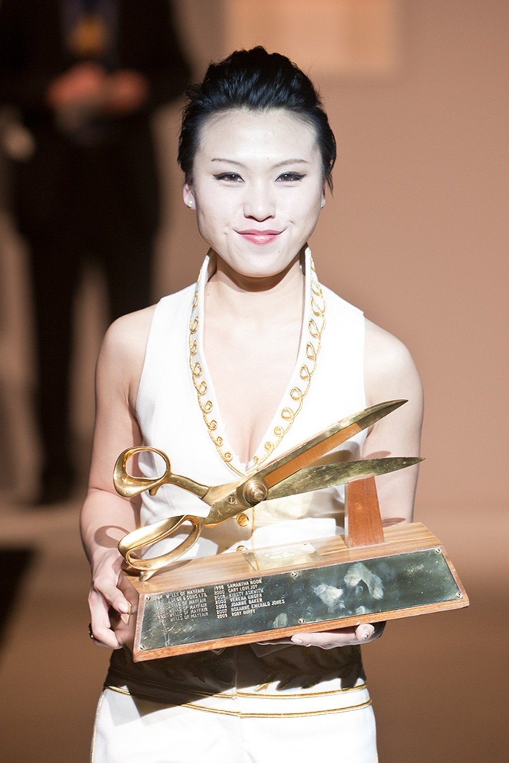 Quan Yingmei attended Central Saint Martins but left to focus on her tailoring career. Quan Yingmei attended Central Saint Martins but left to focus on her tailoring career.