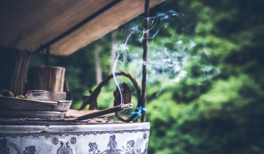 Incense sticks burning in a Bali temple. Some say the curse only affects couples who visit the famous Tanah Lot Temple. Photo: Artem Bali/Unsplash Incense sticks burning in a Bali temple. Some say the curse only affects couples who visit the famous Tanah Lot Temple. Photo: Artem Bali/Unsplash