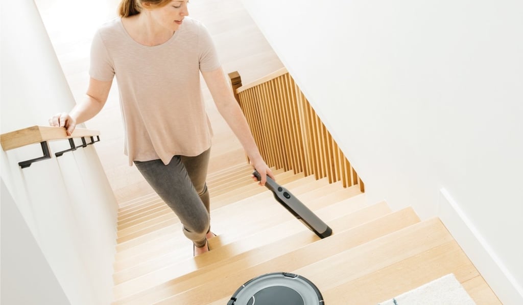 The Shark ION robot cleaning system, which can be combined with a handheld vacuum.