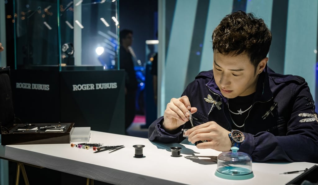 Taiwanese star Will Pan takes a closer look at one of the watches.