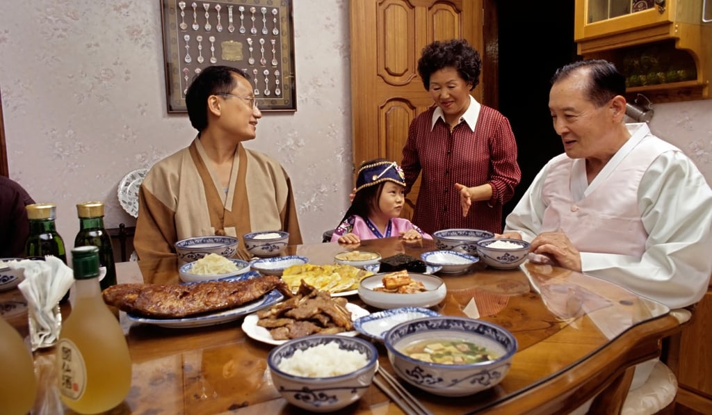 Many Korean families wear traditional dress during Chuseok. Photo: Alamy