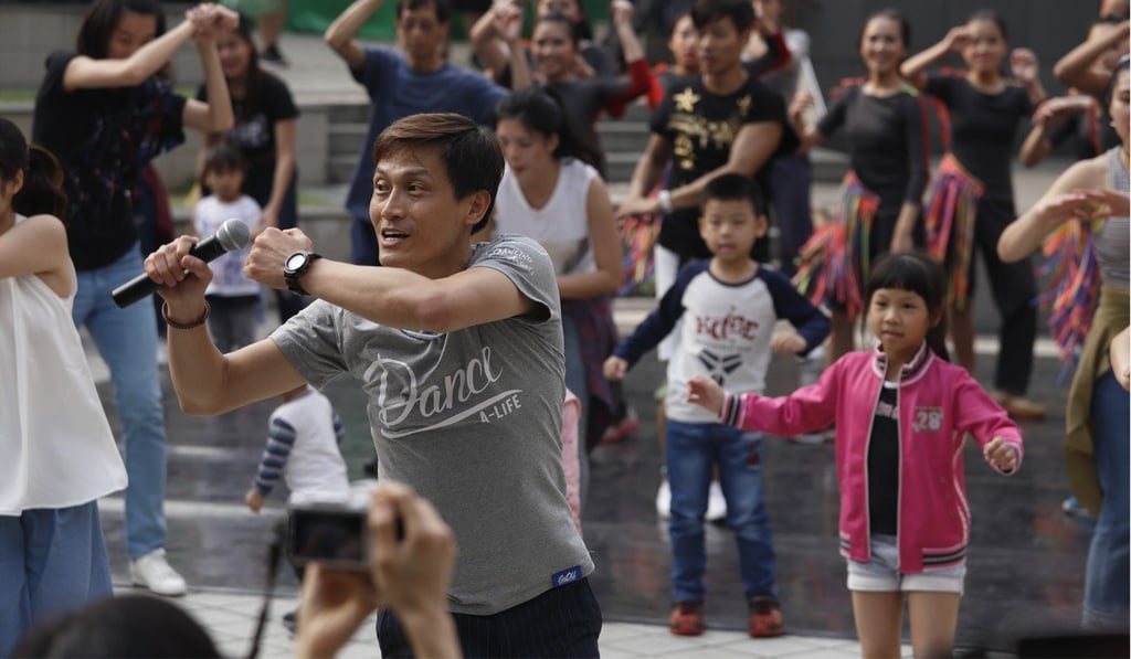 Well-known Hong Kong dancer and choreographer Andy Wong Ting-lam graduated in ballet from the School of Dance at the Hong Kong Academy for Performing Arts in 1990. In 1999 and 2004, he received the Hong Kong Dance Awards for his efforts in dance education.