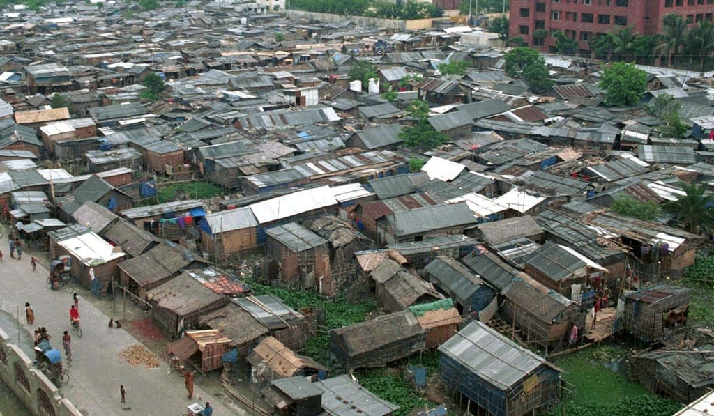 Dhaka’s overcrowded slums are a breeding ground for mosquitoes. Photo: Reuters