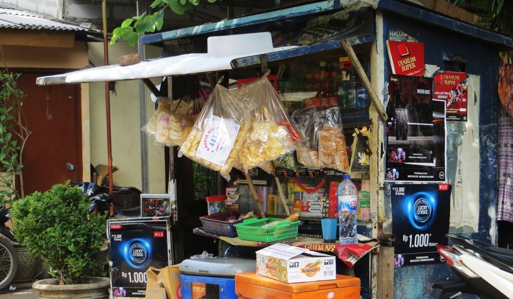 A warung selling snacks food, cigarettes and soft drinks in Jakarta, Indonesia. Photo: Shutterstock