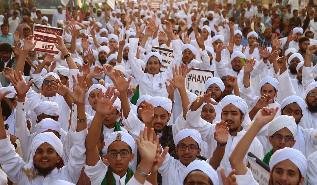 Supporters of different Islamic groups shout slogans during a protest against Asia Bibi in Karachi, Pakistan, on November 21. Photo: EPA Supporters of different Islamic groups shout slogans during a protest against Asia Bibi in Karachi, Pakistan, on November 21. Photo: EPA