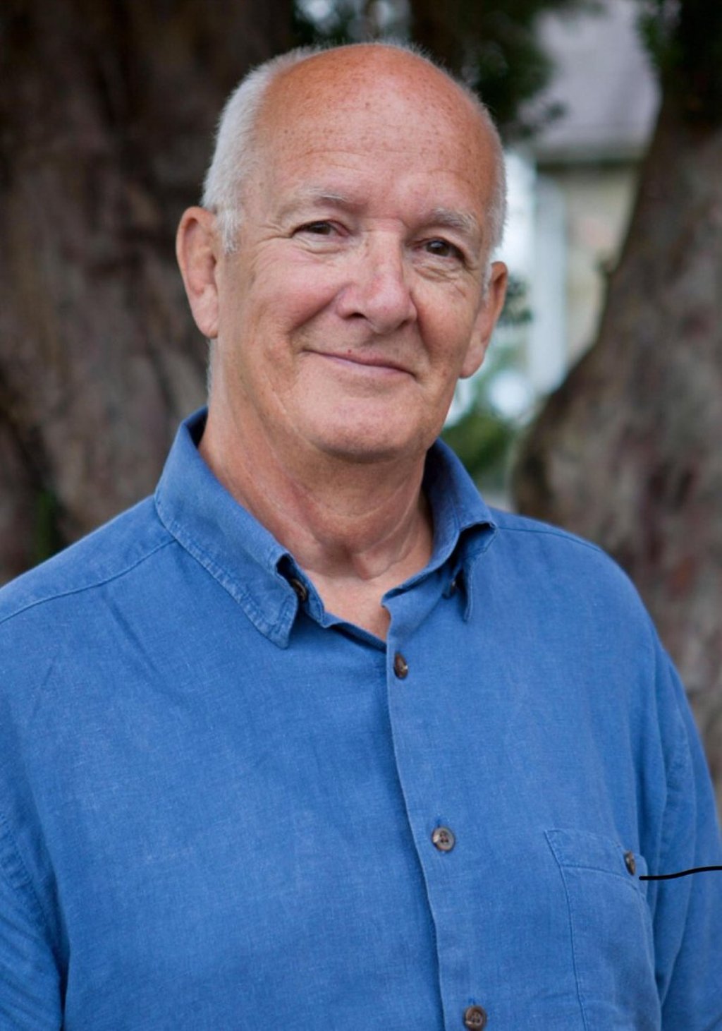 British child psychologist Mike Shooter says unhappy teens go searching for ‘likes’ in lieu of friendship.