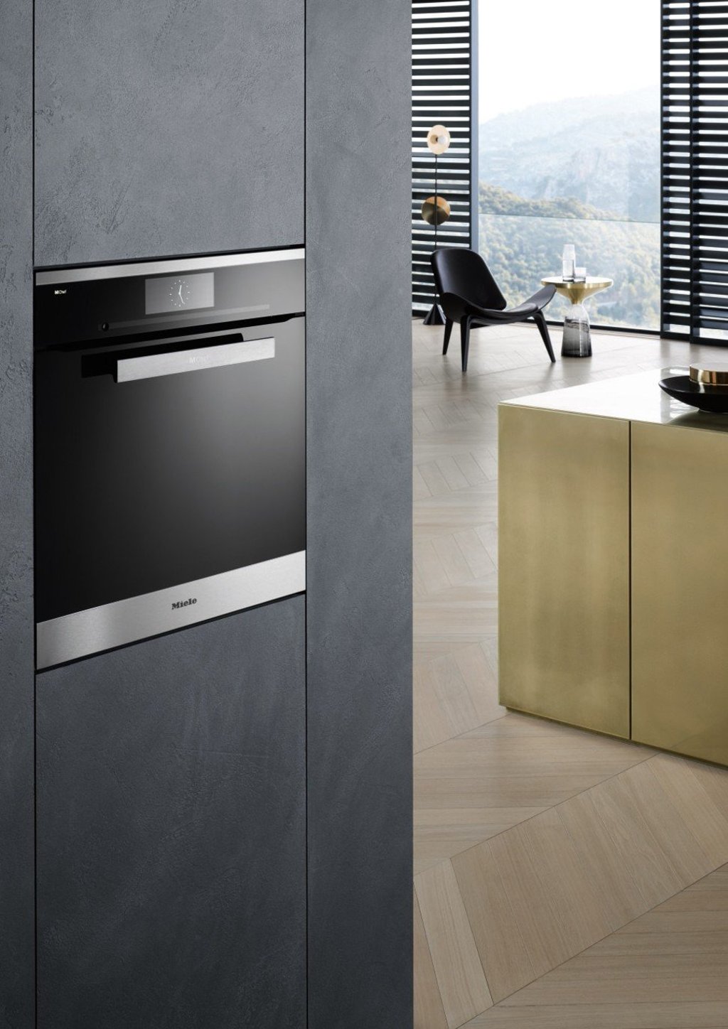 Miele’s new Dialog oven uses alternating electromagnetic wave frequencies and sensors to intelligently respond to food texture for optimal cooking results.