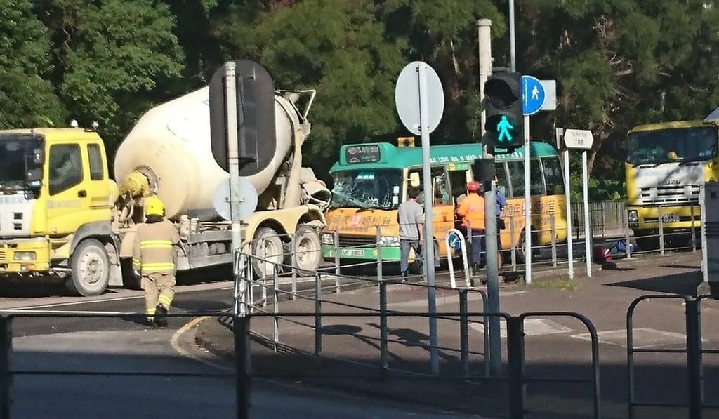 The crash happened near Fortune Garden on Ting Kok Road. Photo: Facebook The crash happened near Fortune Garden on Ting Kok Road. Photo: Facebook