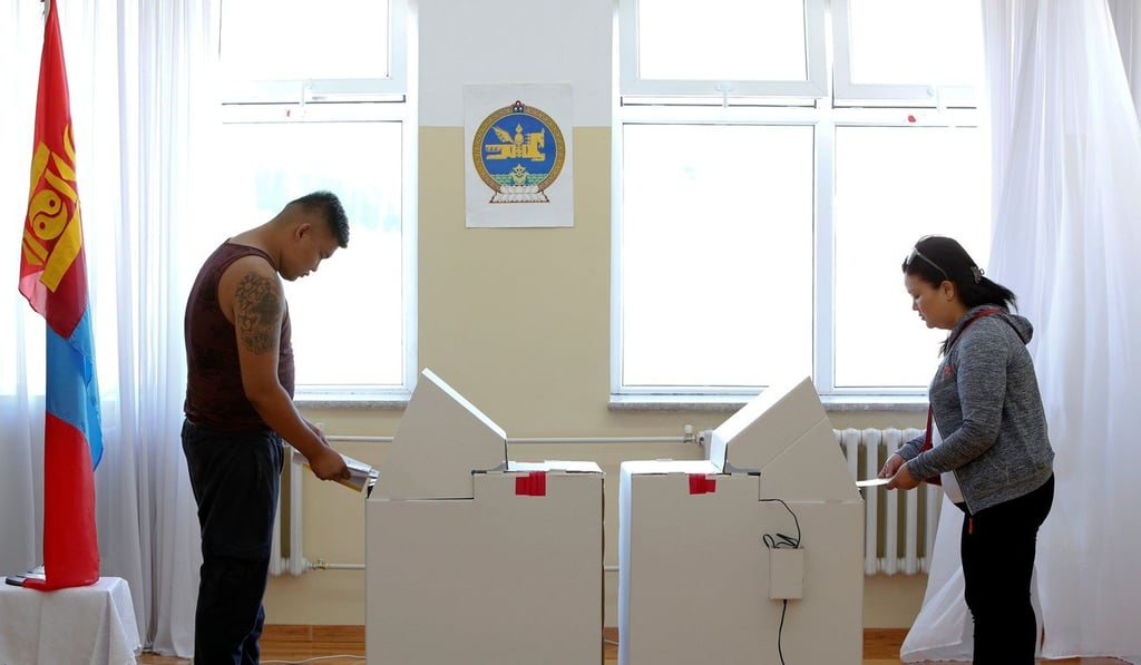 Mongolians vote in the country’s 2017 presidential elections. Photo: Reuters