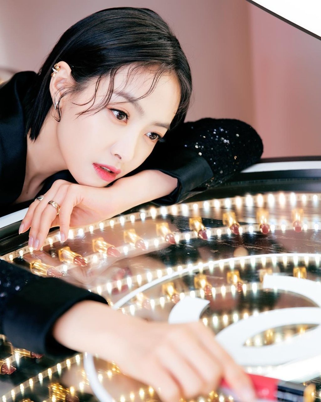 The multi-talented artist was first ‘discovered’ in Beijing in 2007, and her tasteful incorporation of Korean and European designs has made her a fashion trailblazer. Photo: Instagram @victoria02_02