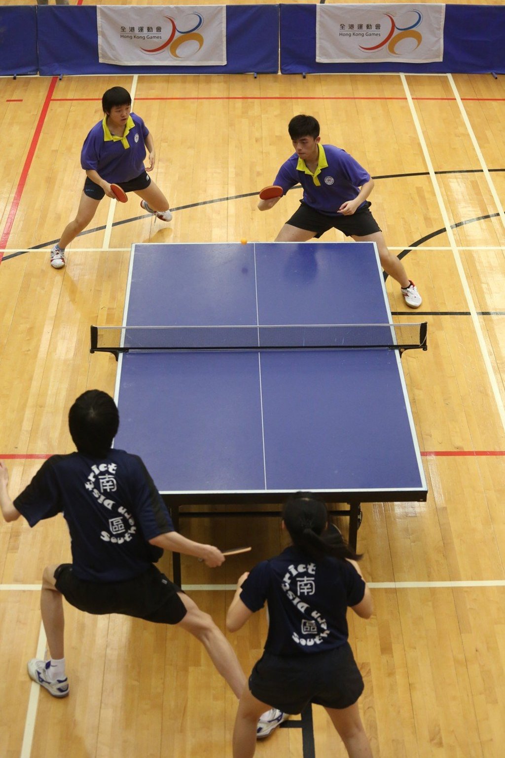 Mak Tze-wing and brother Mak Tze-him used to go to Shenzhen on weekends and train for five to six hours per day. They took part in the table tennis mixed-doubles at the 4th Hong Kong Games in 2013.